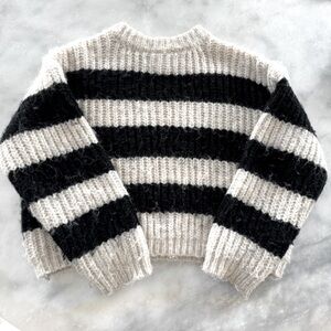 Zara stripped chunky knit sweater. Black and cream.11-12